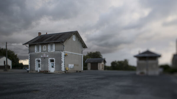 Les associés – « La mairie de Saint Marien » série le Périmètre, photographie numérique, format 24x36, impression jet d'encre, dimension 18x24, Maison de la Nouvelle-Aquitaine, Paris, 2017 © Joël Peyrou