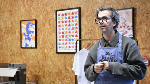 Maison Laugario – Paul Larricart, Maison Laugario, atelier de sérigraphie, Bel Ordinaire 2026 © BO